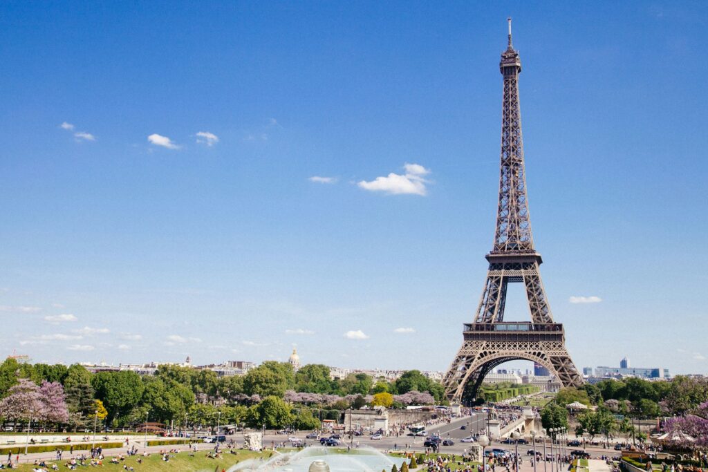 Eiffel-torony Párizs egyik legismertebb látnivalója