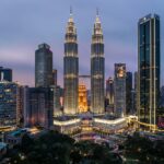 Kuala Lumpur utazás – Petronas tornyok este