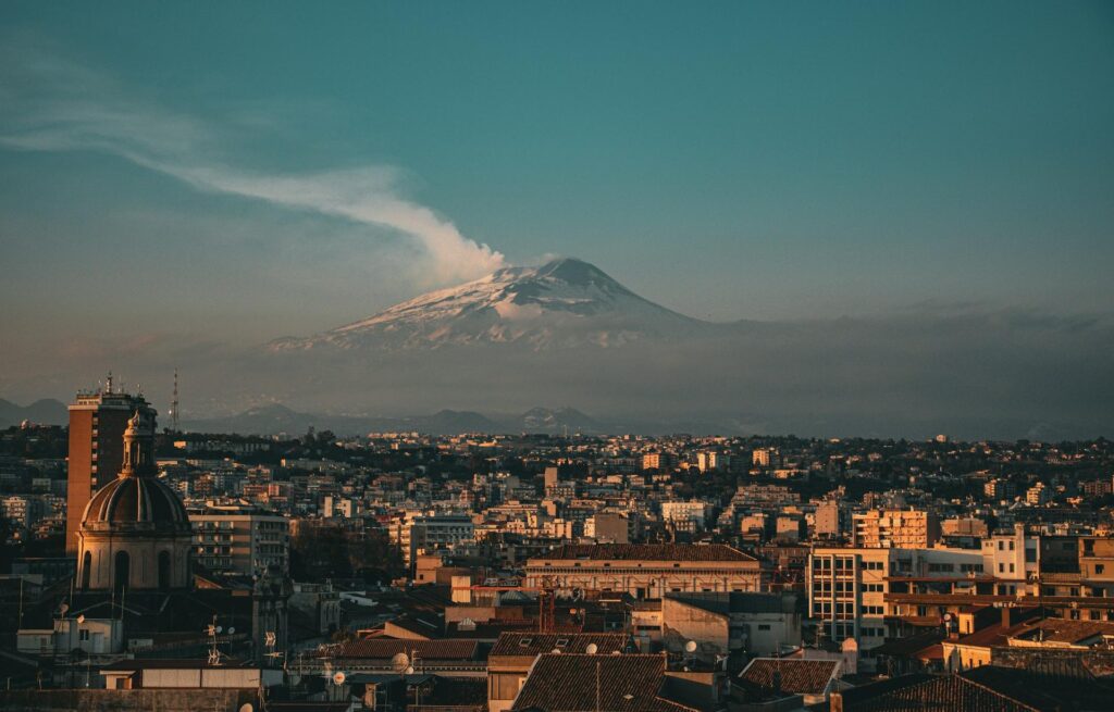 Catania repülőjegy 22.966 Ft-tól – Etna vulkán és Catania város