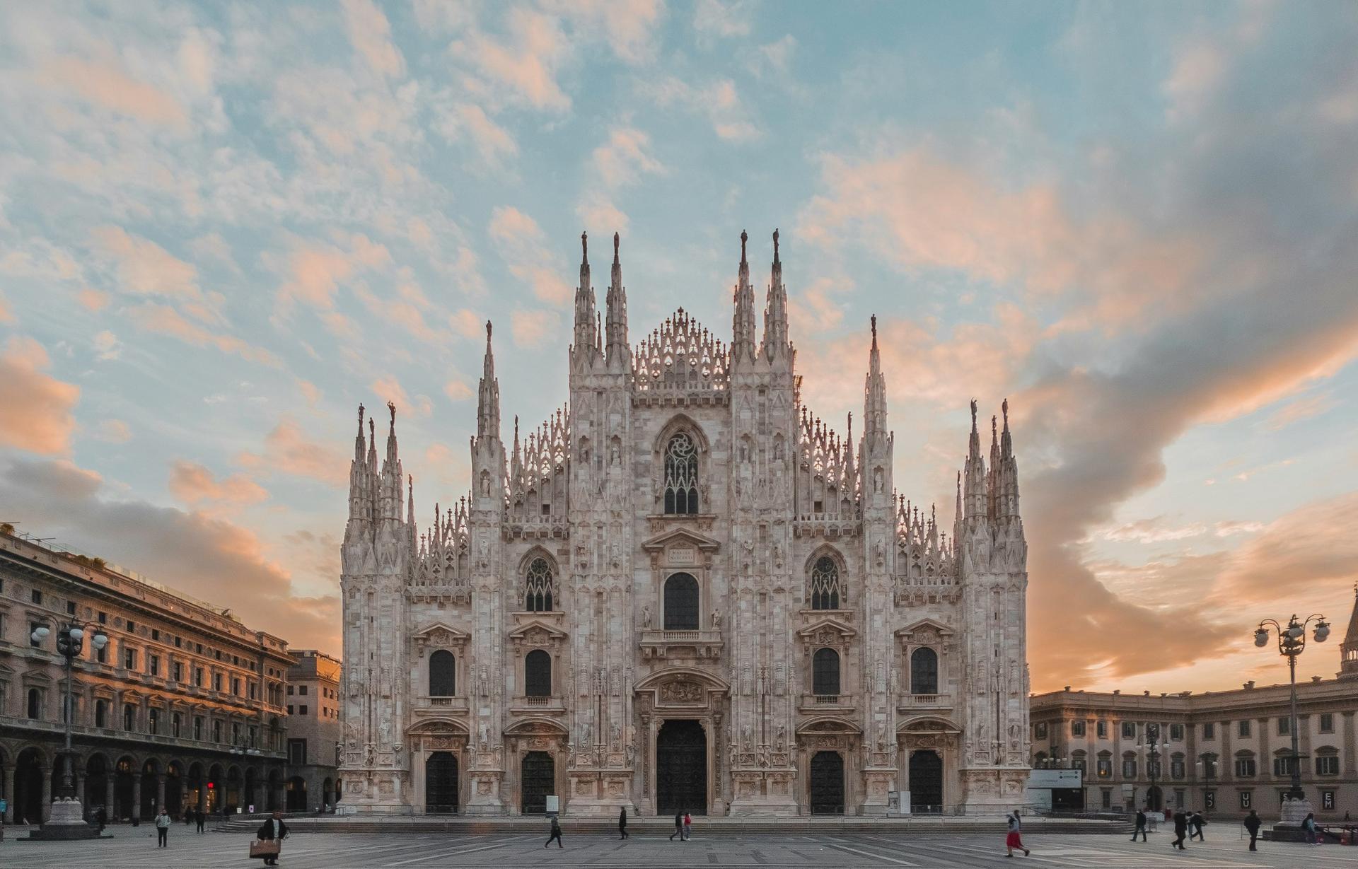 Milánó repülőjegy 12.173 Ft-tól – Milánói dóm és városi panoráma