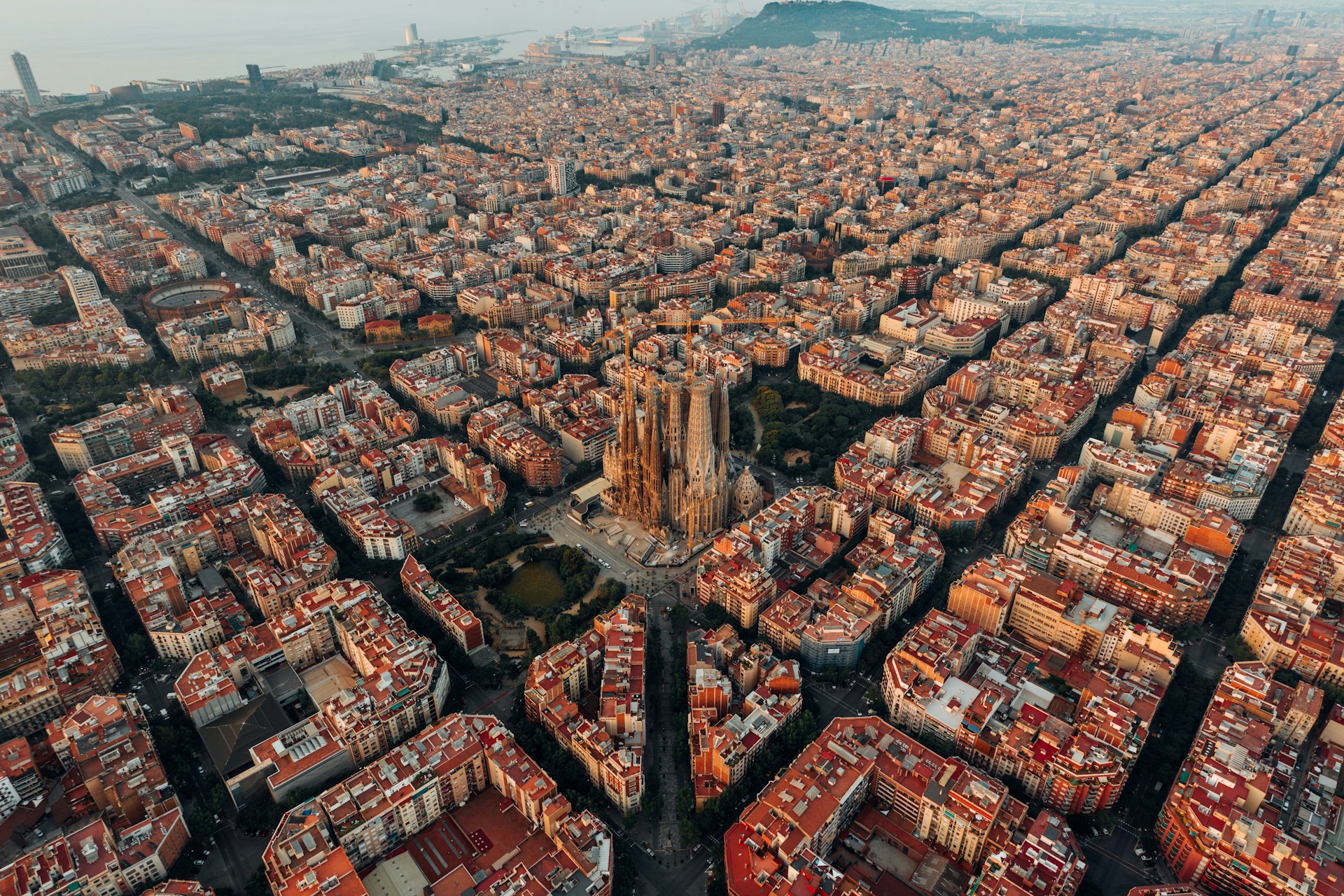 Budapest–Barcelona olcsó repülőjegy 24.846 Ft – Sagrada Família és barcelonai skyline