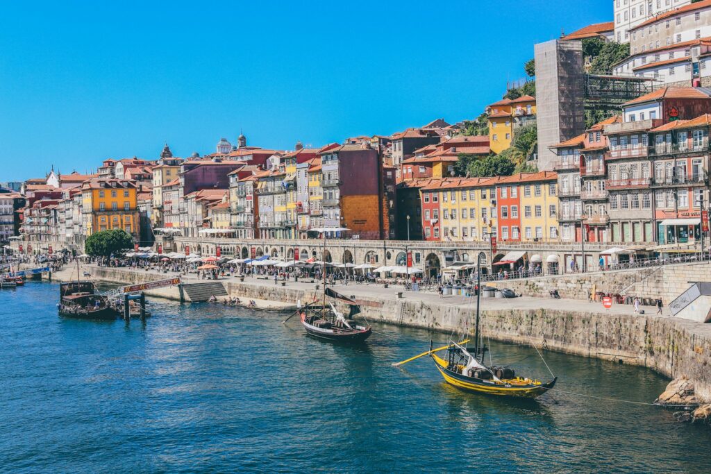 Porto repülőjegy 39.730 Ft-tól – Porto óváros és Douro folyó panoráma