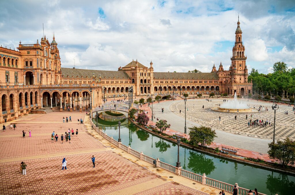 Sevilla repülőjegy 36.879 Ft-tól – Plaza de España és sevillai panoráma