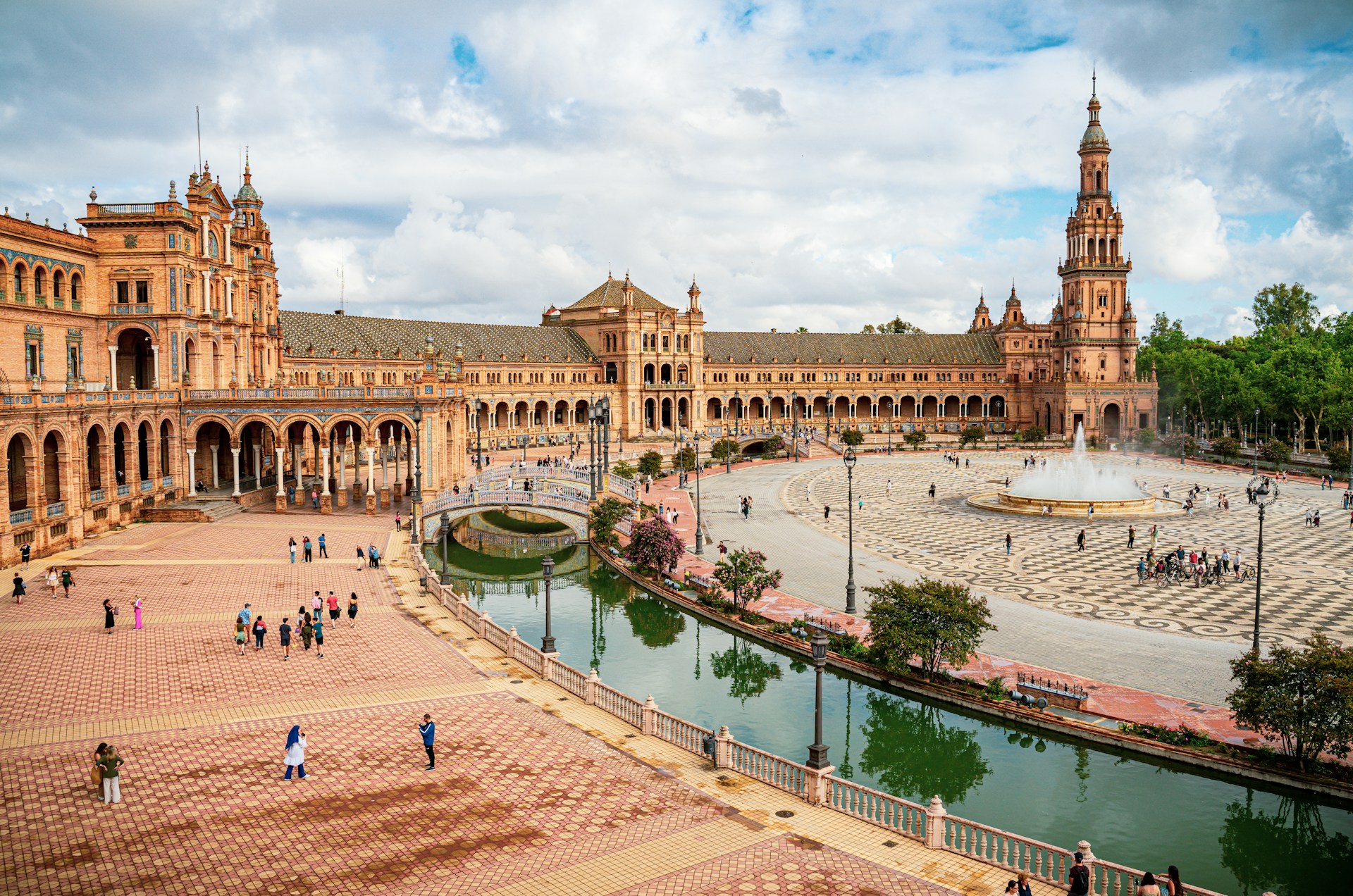 Sevilla repülőjegy 36.879 Ft-tól – Plaza de España és sevillai panoráma