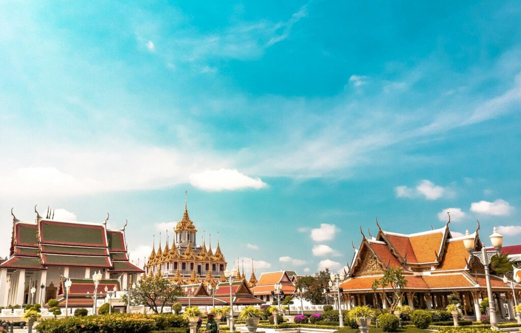 Bangkok repülőjegy 154.325 Ft-tól – templomok és városi látkép