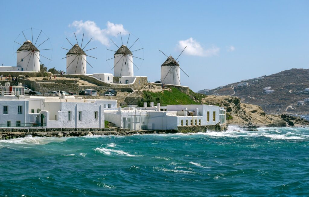 Mykonos repülőjegy 37.800 Ft-tól – Little Venice és a szélmalmok