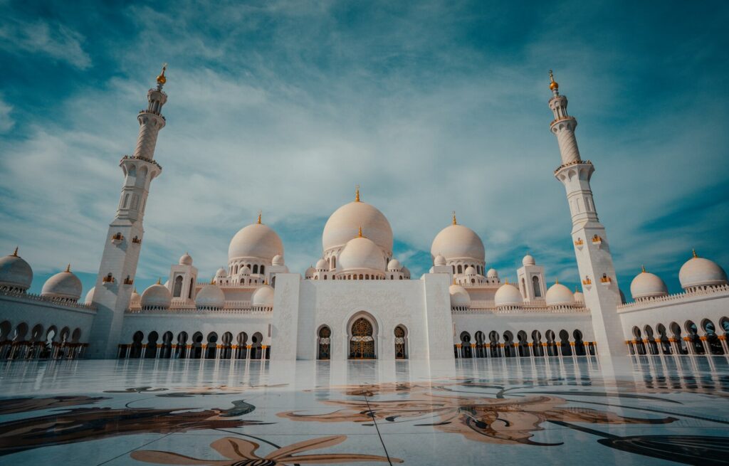 Abu-Dzabi repülőjegy 50.000 Ft-tól – Sheikh Zayed nagymecset és Louvre Abu Dhabi
